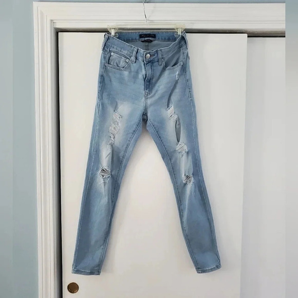 Aeropostale High Rise Ripped-up 6 Regular Jean Jegging - Picture 1 of 8